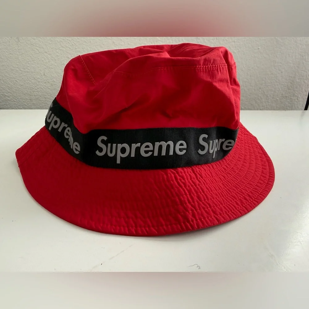 Supreme Red and Black Bucket Hat - Picture 2 of 5